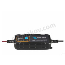 Blue Power IP65 зарядно за акумулатори 12V/5A 